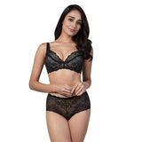 ariba demi bra
